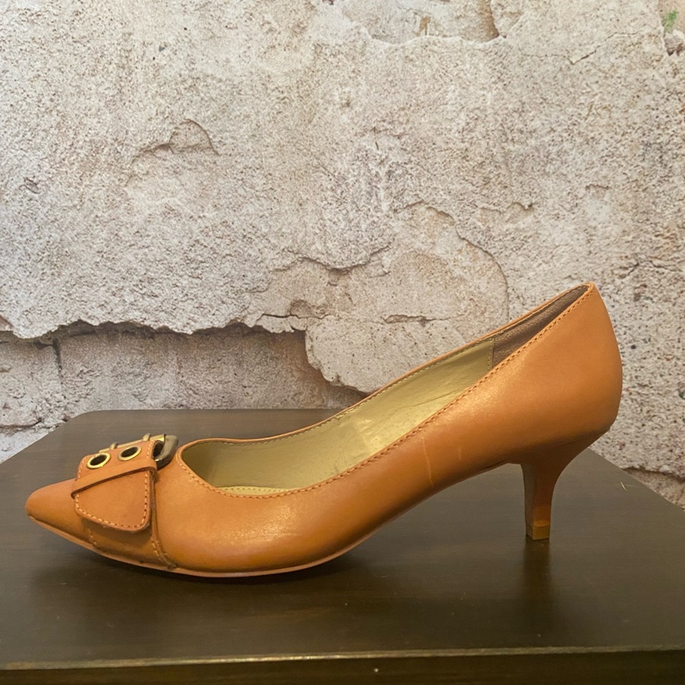 Libby Edelman Tan Leather Buckle Pumps
